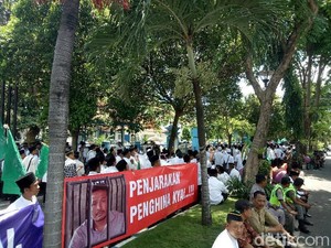 Sidang Ujaran Kebencian, Ribuan Warga Kepung Pengadilan di Banyuwangi
