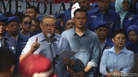 Firman Wijaya memberikan pernyataan yang kita pelajari seperti diarahkan, menuduh saya sebagai orang besar sebagai penguasa yang melakukan intervensi sebagai pengadaan e-KTP, kata SBY.