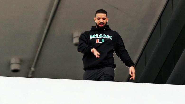 Drake Disebut Jadi Penulis Gelap di Album Kanye West Drake Disebut Jadi Penulis Gelap di Album Kanye West