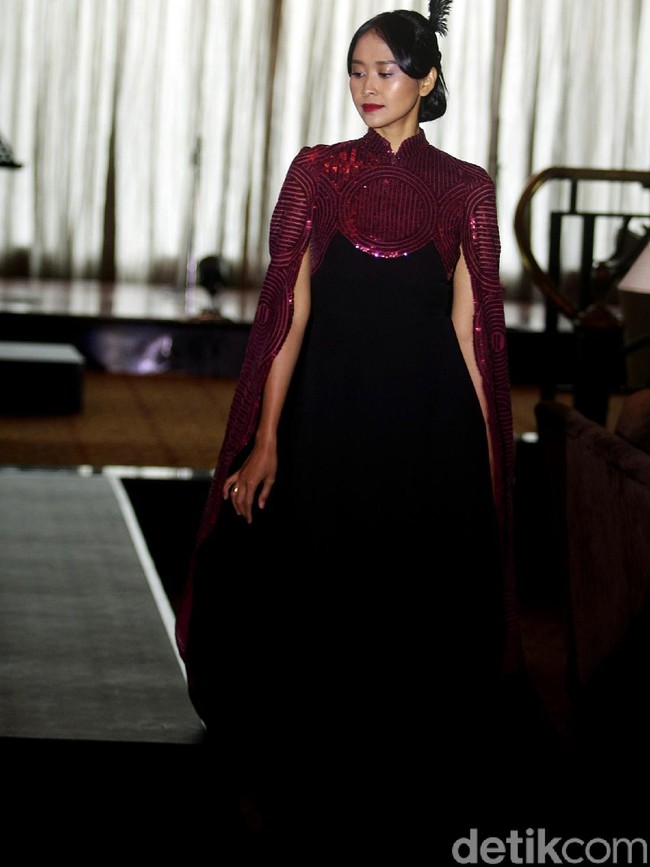 Fashion show busana Imlek dari Sebastian Red yang mengangkat tema The Golden Muse di Hotel Mulia, Jakarta Selatan, Rabu [17/1/2018]. Foto: Mohamamd Abduh/Wolipop. Foto: Mohammad Abduh/Wolipop