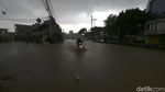 Foto: Begini Kondisi Banjir di Jatinegara Barat