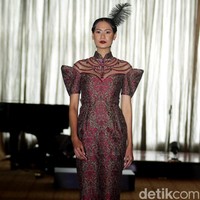 Fashion show busana Imlek dari Sebastian Red yang mengangkat tema The Golden Muse di Hotel Mulia, Jakarta Selatan, Rabu [17/1/2018]. Foto: Mohamamd Abduh/Wolipop. Foto: Mohammad Abduh/Wolipop