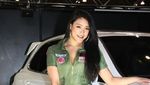 Yang Bening di Tokyo Auto Salon