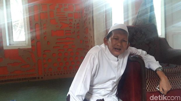 Pimpinan Ponpes Nahdjussalam H. Bibin Saribin