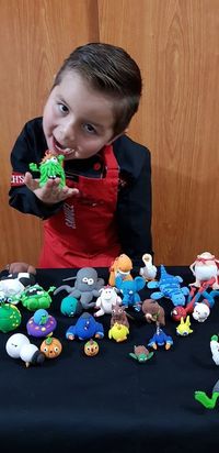 Ini Dia Samuel, Bocah Berusia 6 Tahun yang Pandai Menghias Kue