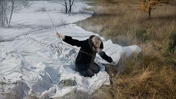 Pakar Photoshop bernama Erik Johansson ini berasal dari Swedia. Ia memodifikasi foto asli menjadi sureal semacam ini. Foto: istimewa/erikjohansson