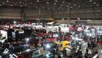 Yang Bening di Tokyo Auto Salon