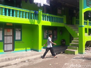 Kesaksian Warga Soal Pria Bawa Pisau yang Ditangkap Santri Cileunyi