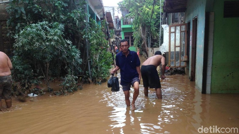 Warga Kampung Arus Siap Direlokasi, Sandi: Bukan Digusur Ya Warga Kampung Arus Siap Direlokasi, Sandi: Bukan Digusur Ya