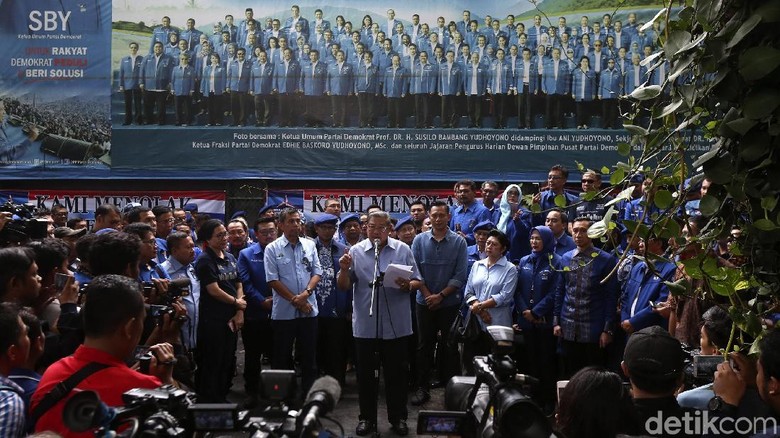 Wacana Poros Ketiga Pilpres 2019, Demokrat Masih Hitung-hitungan Wacana Poros Ketiga Pilpres 2019, Demokrat Masih Hitung-hitungan