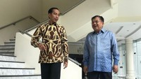 Pertama, momen makan siang Jokowi-JK pada Selasa, 6 Februari 2017. Makan siang berlangsung di Kantor Wakil Presiden, Jakarta, dari pukul 12.15 WIB sampai 13.15 WIB. (Rina Atriana/detikcom)