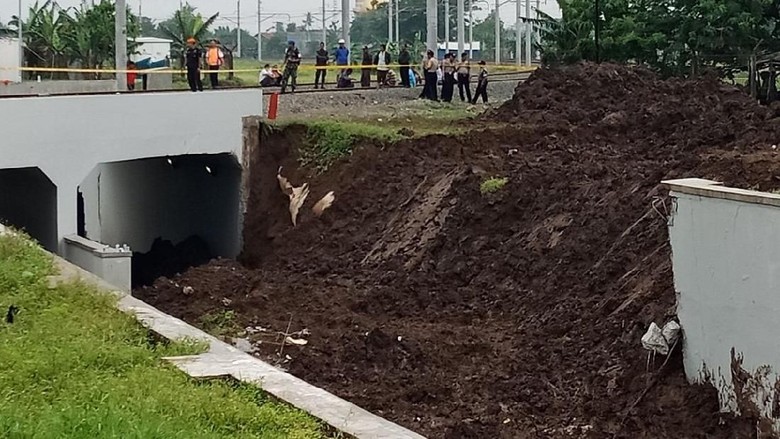 Pascalongsor, KAI Bentuk Tim untuk Cek Jalur Kereta Bandara Soetta Pascalongsor, KAI Bentuk Tim untuk Cek Jalur Kereta Bandara Soetta