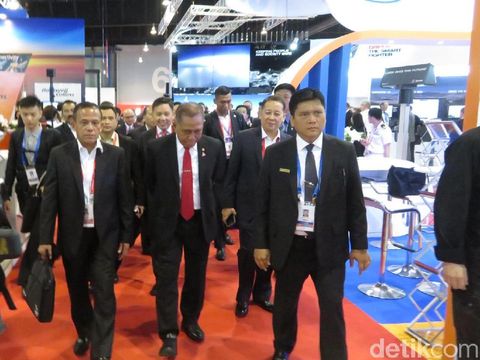 Kunjungi Singapore Airshow 2018, Menhan Sambangi Stan PTDI