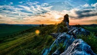 Menurut para ilmuwan, formsi batuan Teufelsmauer yang bolong sebagian disebabkan oleh erosi dari air yang mencair pada akhir zaman es. Alasan ini mungkin paling masuk akal (Thinkstock)