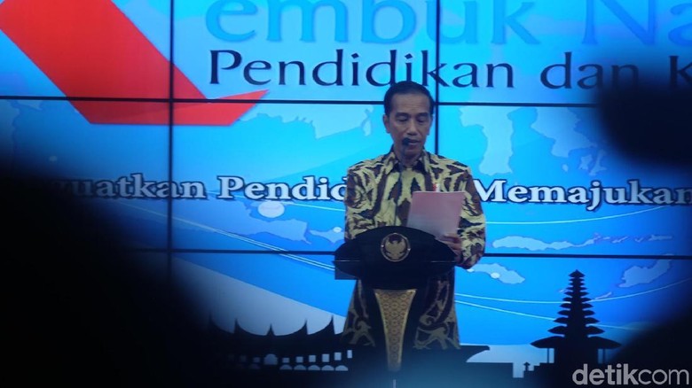 Di Acara Kemdikbud, Jokowi Soroti Kasus Guru Tewas Dianiaya Siswa Di Acara Kemdikbud, Jokowi Soroti Kasus Guru Tewas Dianiaya Siswa