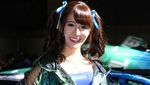 Yang Bening di Tokyo Auto Salon