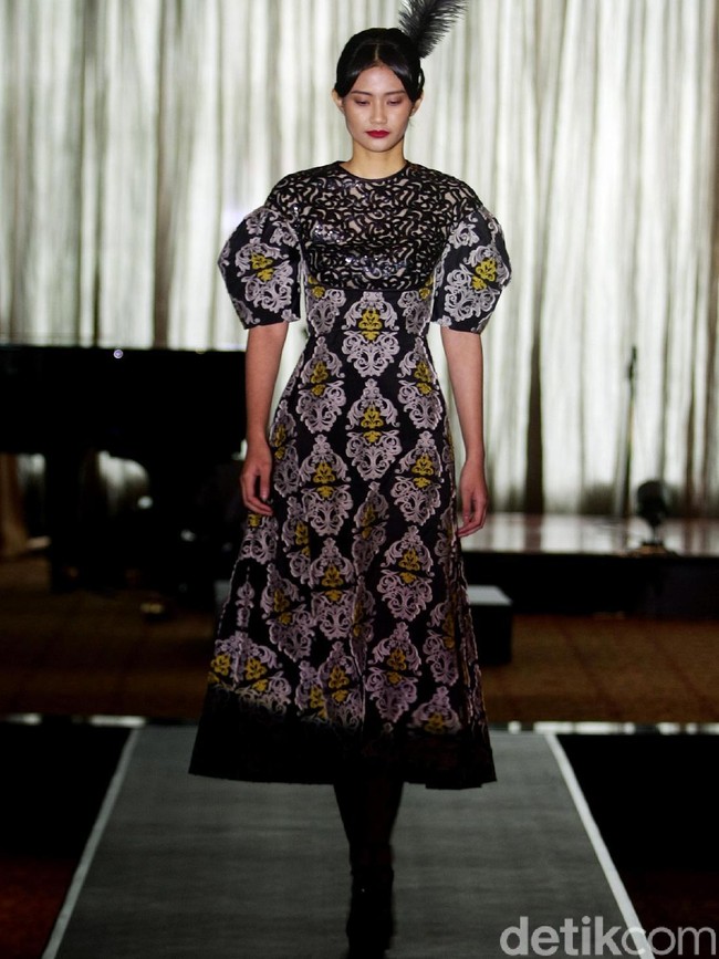 Fashion show busana Imlek dari Sebastian Red yang mengangkat tema The Golden Muse di Hotel Mulia, Jakarta Selatan, Rabu [17/1/2018]. Foto: Mohamamd Abduh/Wolipop. Foto: Mohammad Abduh/Wolipop