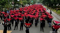 Serta memilih calon pemimpin di Pilkada serentak 2018 dan Pilpres yang pro buruh dan anti upah murah.