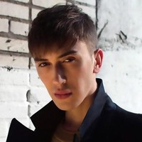 Eli Diaghilev mengungkapkan kalau dirinya sengaja menyamar jadi wanita untuk menyampaikan pesan sekaligus kritik. Bahwa kini kebanyakan wanita cenderung berpenampilan sama dengan standar kecantikan yang seragam. Foto: East2West