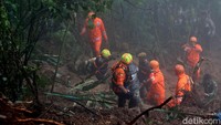 Untuk melakukan pencarian tersebut, dikerahkan 2 SST SAR Beimobda Jawa Barat, SAR Kompi Cipanas, SAR Sabhara Polres Bogor 1 SST dan gabungan Lantas serta Polsek untuk pengamanan jalur 60 personel.