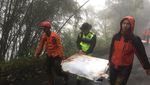 Foto Terkini Pencarian Lanjutan Korban Longsor di Puncak