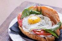 Mantan Petinju Ini Meninggal Saat Ikut Lomba Makan Roti Croissant