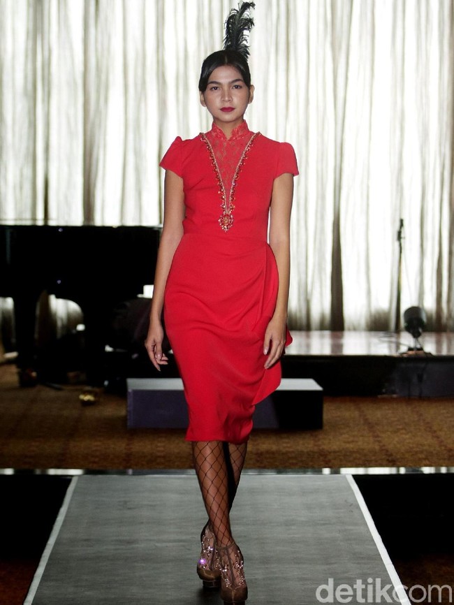 Fashion show busana Imlek dari Sebastian Red yang mengangkat tema The Golden Muse di Hotel Mulia, Jakarta Selatan, Rabu [17/1/2018]. Foto: Mohamamd Abduh/Wolipop. Foto: Mohammad Abduh/Wolipop