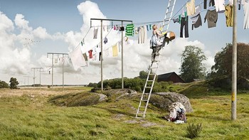 Menjemur di tiang listrik. Foto: istimewa/erikjohansson
