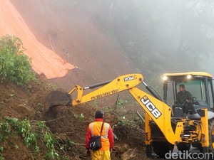 Optimalkan Pencarian Korban Longsor, Jalur Puncak Ditutup 10 Hari