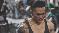 Demian Aditya juga salah satu pesulap yang berbadan sempurna. Sunday gym tulisnya pada keterangan foto yang ia unggah. Foto: Instagram/_demianaditya_