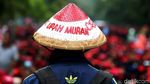 Suasana Massa Buruh Unjuk Rasa di Istana Negara