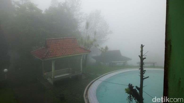 Suasana Taman Wisata Riung Gunung yang tutup (Haris/detikTravel) Suasana Taman Wisata Riung Gunung yang tutup (Haris/detikTravel)