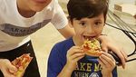 Anak Tamara Blezynski dan Mike Lewis Ini Gemesin Banget Kalau Lagi Makan!