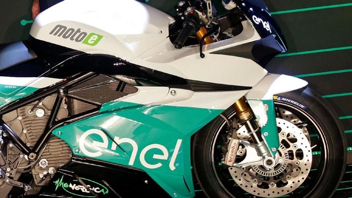 Seri-seri MotoE mulai banyak dibatalkan menyusul insiden kebakaran di Jerez. (Foto: Max Rossi/Reuters) Seri-seri MotoE mulai banyak dibatalkan menyusul insiden kebakaran di Jerez. (Foto: Max Rossi/Reuters)