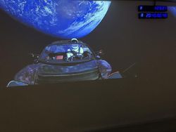 Elon Musk Jadi Admin SpaceX Selama Peluncuran Falcon Heavy