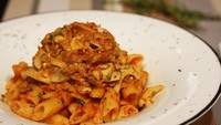 Sedang lapar? Anda bisa langsung mencicip pasta dengan paduan saus tomat yang nikmat. Foto: Facebook 9 3/4 Cafe