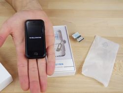 Penampakan iPhone 7 Plus Terkecil di Dunia