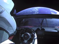 Penampakan Bumi Bulat Saat Starman Berkelana ke Mars