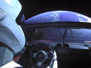 Fakta Unik Tesla dan Starman yang Berkelana ke Mars
