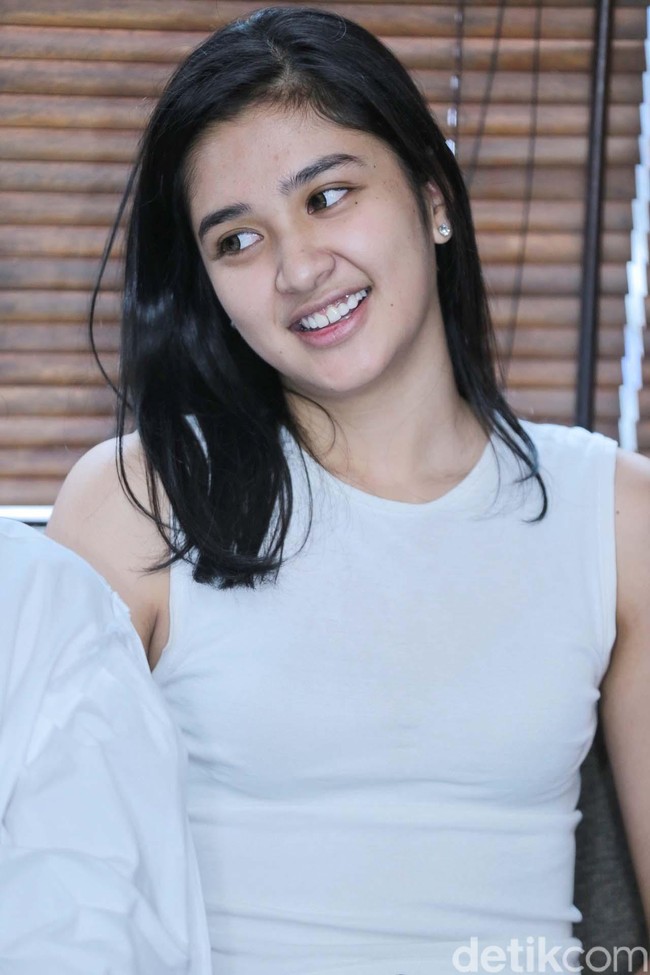 Di awal kemunculannya, Mikha Tambayong dikenal sebagai aktris remaja yang populer lewat sinetron ‘Kepompong’. Dia juga kerap membintangi beberapa judul FTV. Foto: Ismail/detikHOT