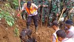 Aksi Anjing K9 Emma dan Sam Temukan Korban Longsor Cijeruk
