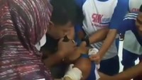Akhirnya petugas berhasil menyuntikkan jarum ke lengan si siswa tersebut. Foto: Instagram