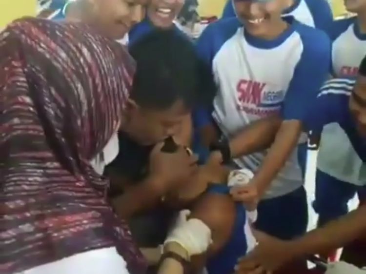 Ada Lagi Bikin Ngakak, Siswa SMK Bermuka Preman Takut Jarum Suntik