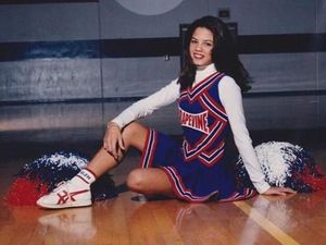 Megan Fox Sampai Bella Sophie, Artis-artis Energik yang Juga Cheerleader