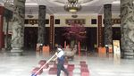 Foto: Vihara Terbesar di Indonesia Bersolek Jelang Imlek