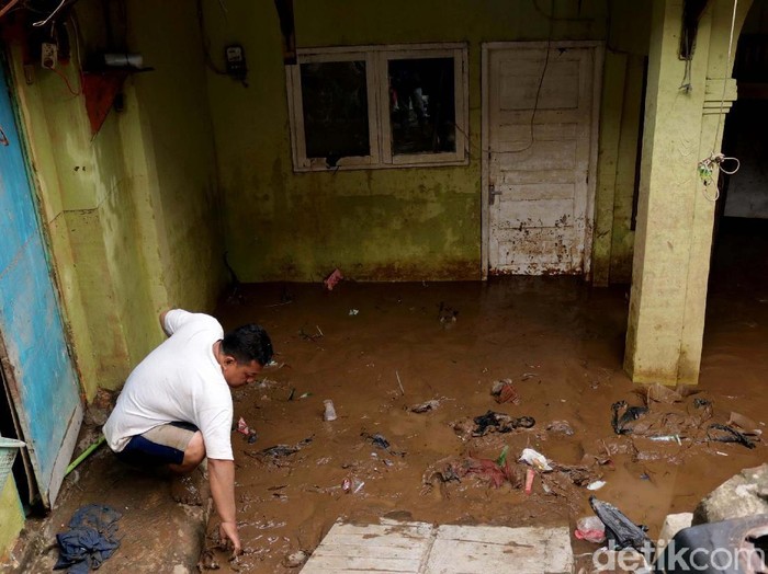Menkes khawatirkan kencing tikus yang bisa sebabkan leptospira saat banjir. Foto: Rifkianto Nugroho Menkes khawatirkan kencing tikus yang bisa sebabkan leptospira saat banjir. Foto: Rifkianto Nugroho