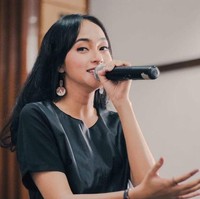 Peruntungannya sebagai penyanyi bermula dari Youtube. (Foto: Instagram)