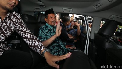 Kembali Diperiksa, Wali Kota Mojokerto Belum Ditahan