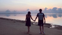 Kim dan suaminya juga pernah liburan ke Bali lho. Saat itu mereka menginap di hotel yang pernah diinapi oleh Raja Salman (@kimlimhl/Instagram)