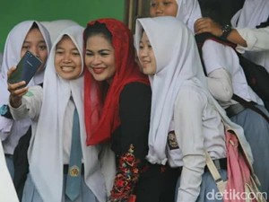 Program Pendidikan Gratis Gus Ipul-Puti Disorot, Ini Kata Pengamat
